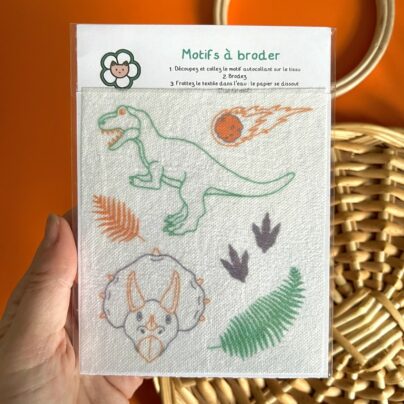 Motifs à broder dinosaures