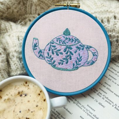 Un hiver sous mon plaid 2024 - motif 2 - théière végétale